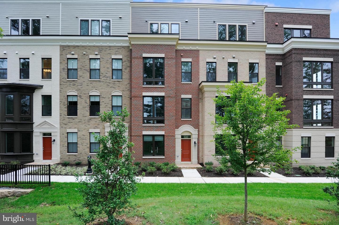 520 Harborview Drive photo 3