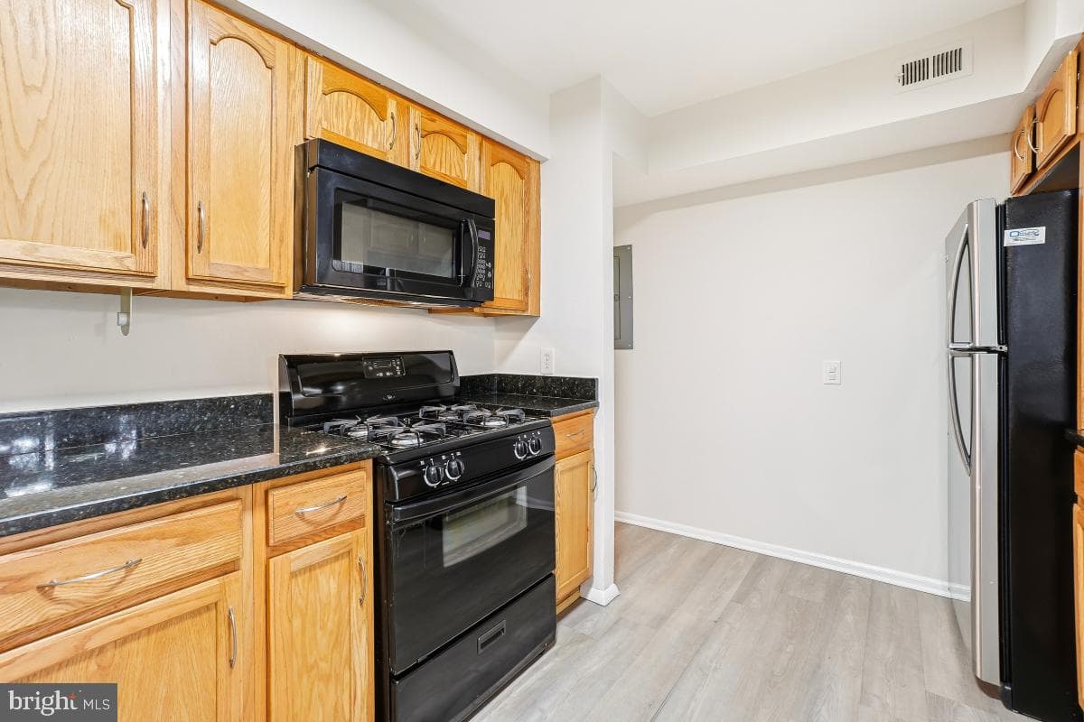 8475 Greenbelt Road photo 18