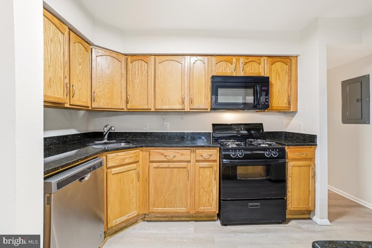 8475 Greenbelt Road photo 22