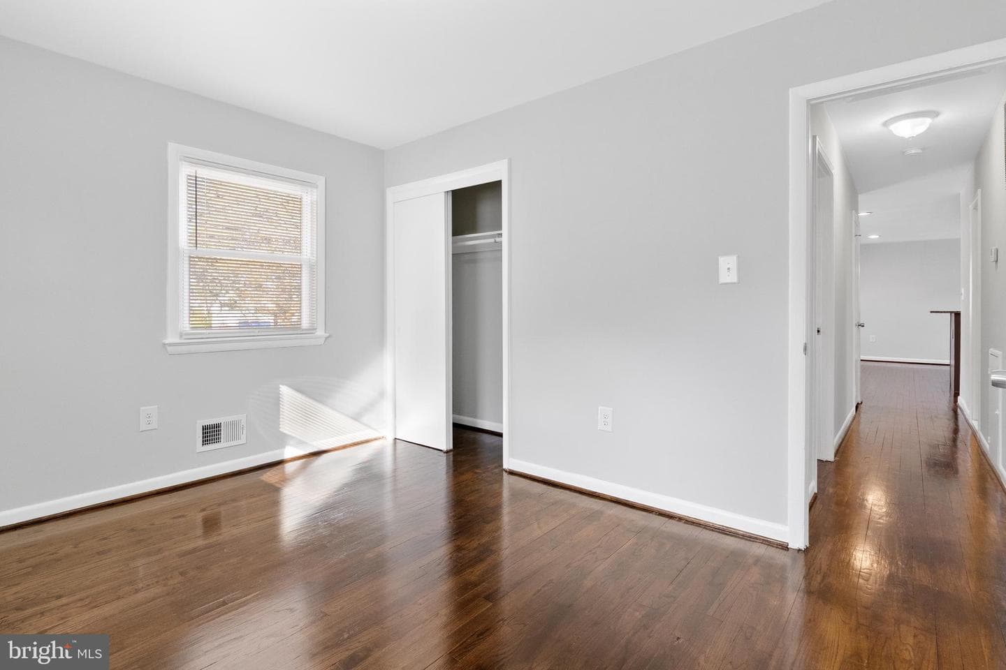710 Iona Terrace photo 10