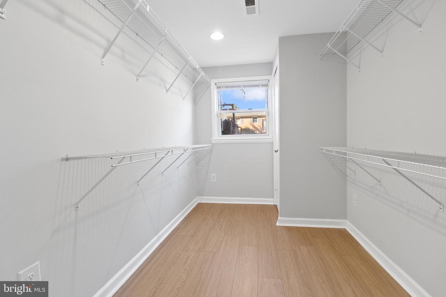 710 Iona Terrace photo 17