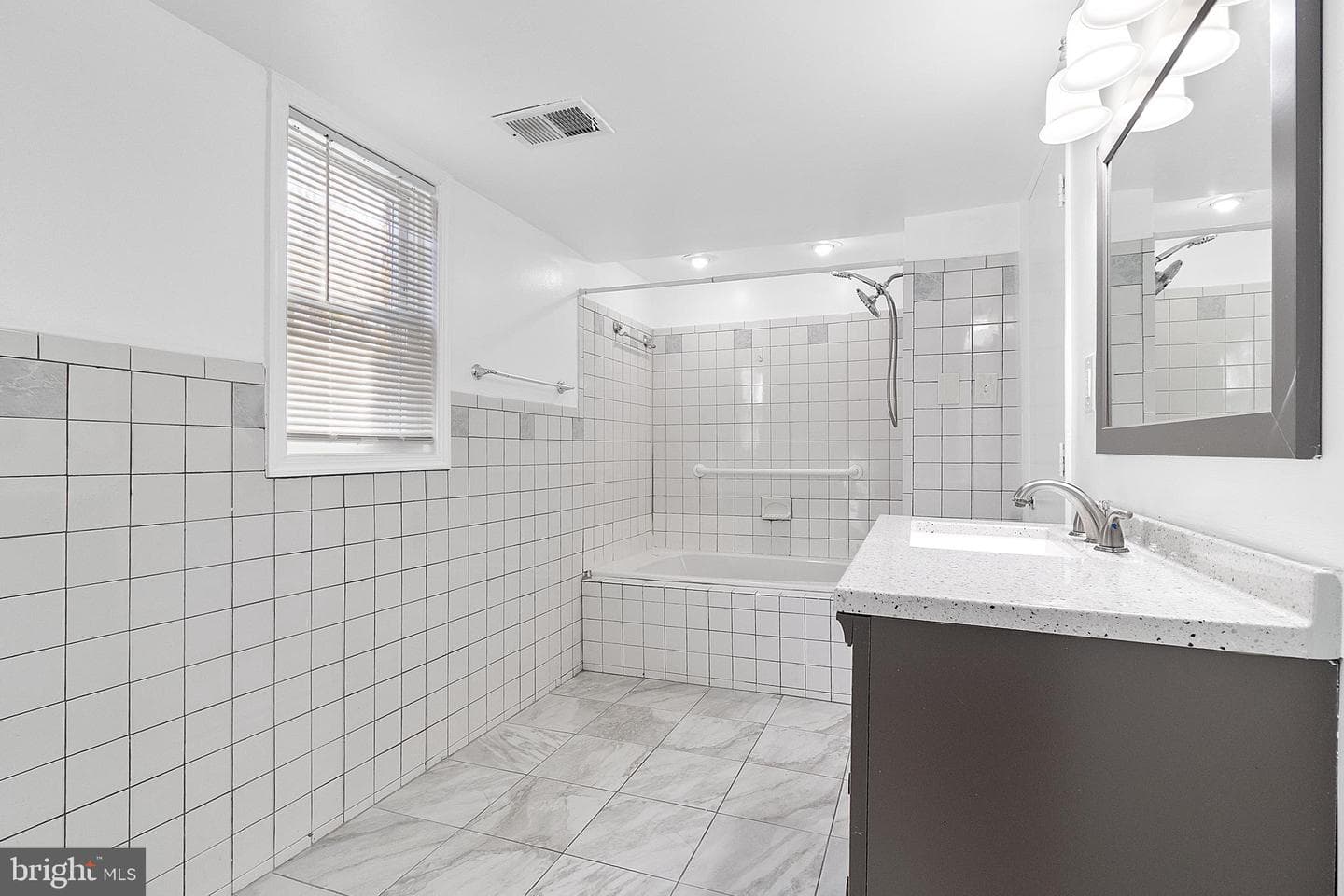 710 Iona Terrace photo 18