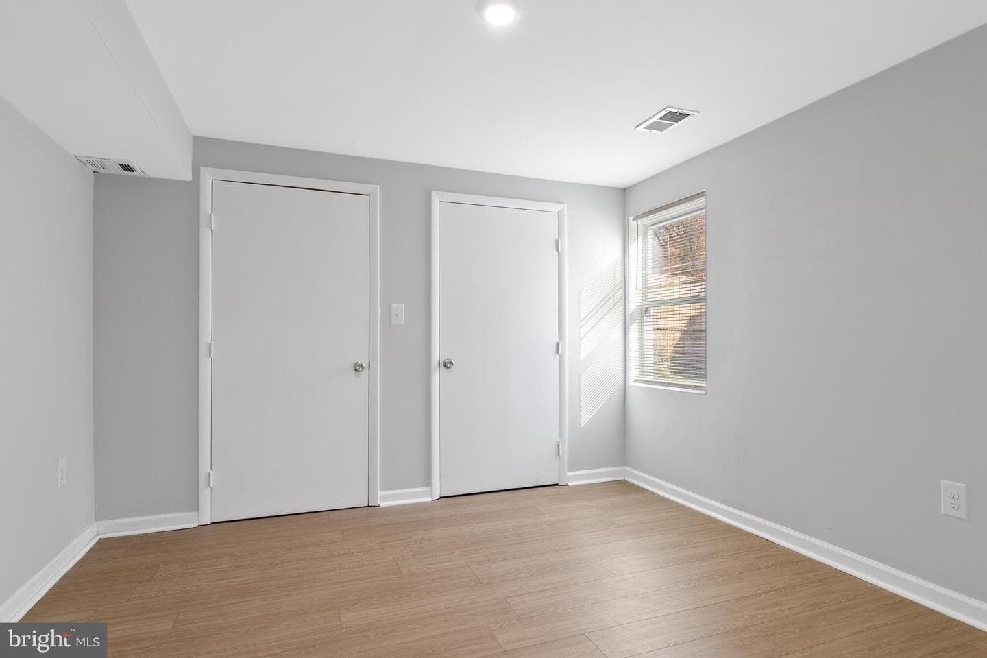 710 Iona Terrace photo 23