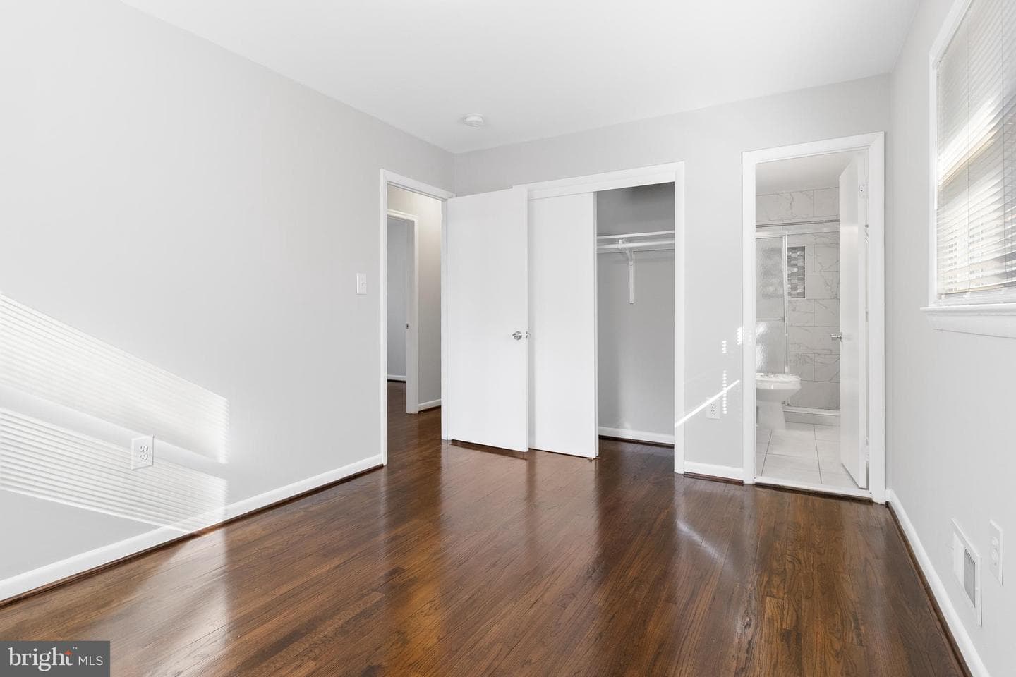 710 Iona Terrace photo 9