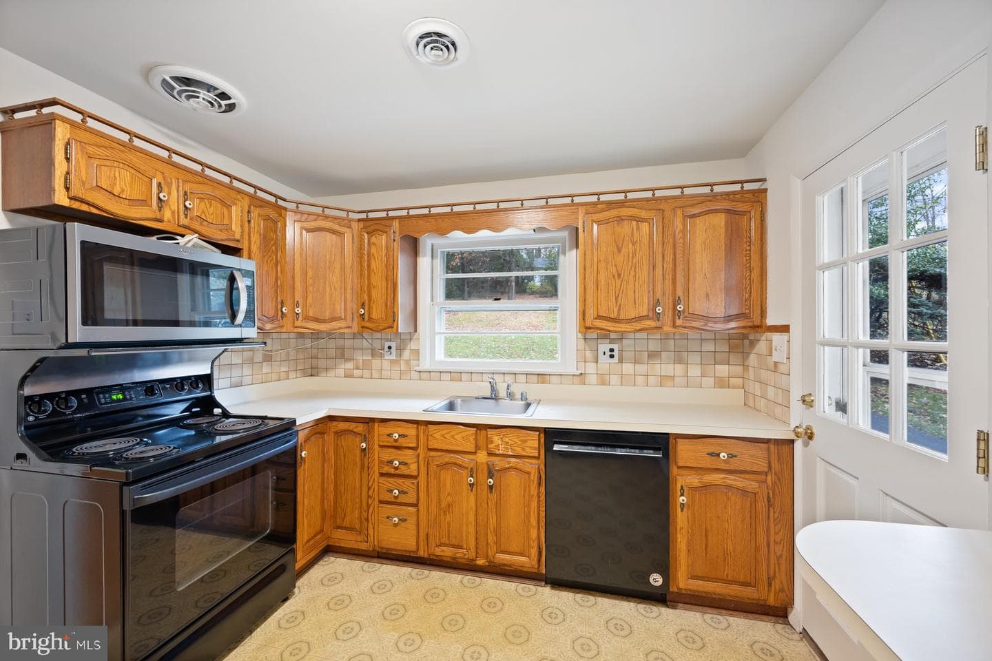 26 Lakeside Drive photo 13