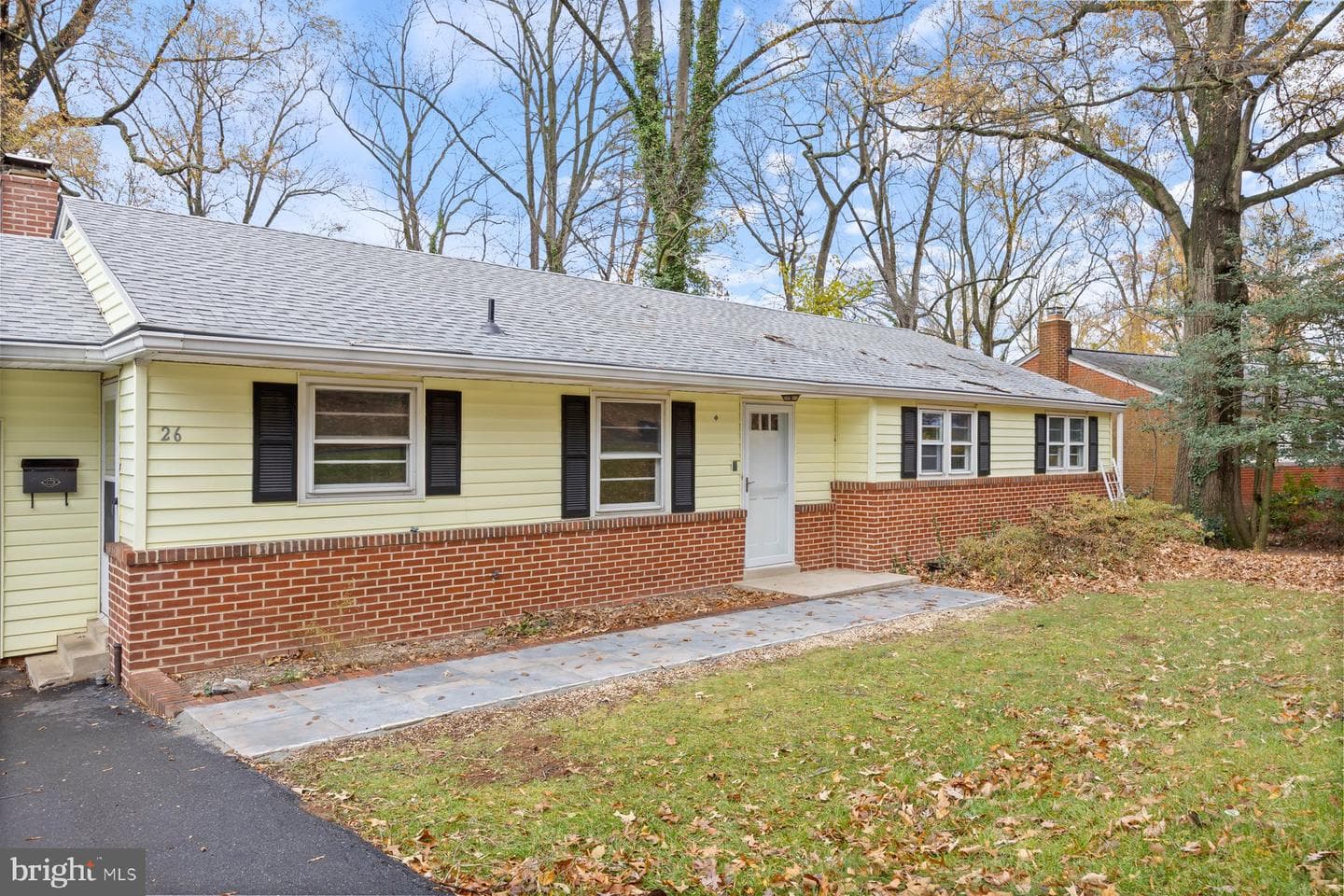 26 Lakeside Drive photo 3
