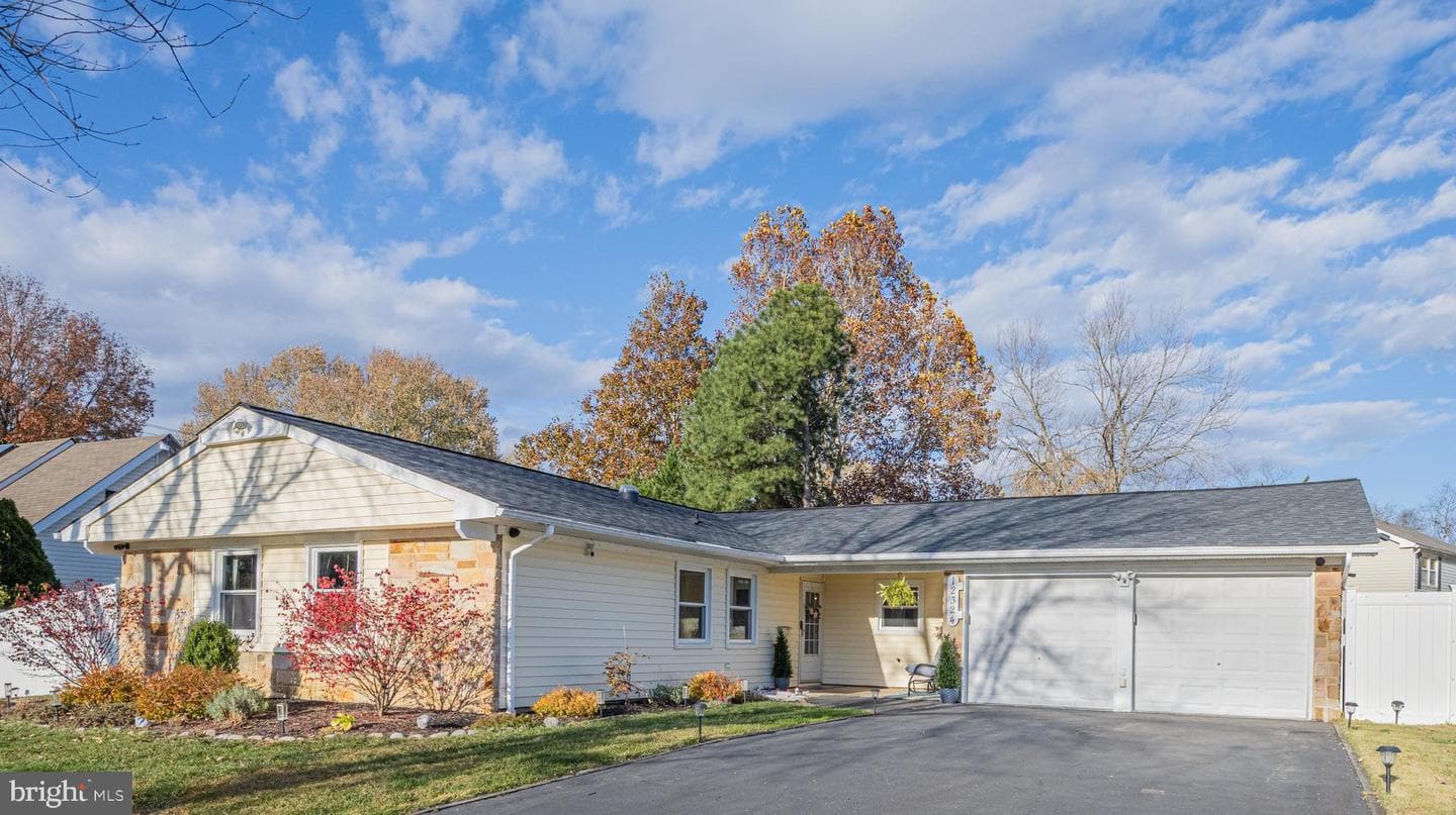 12324 Kemmerton Lane photo 2