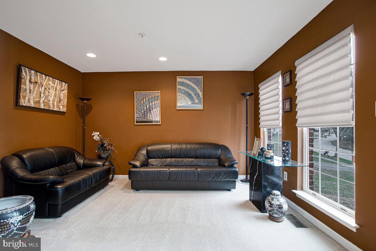 15208 Dalebrooke Drive photo 4