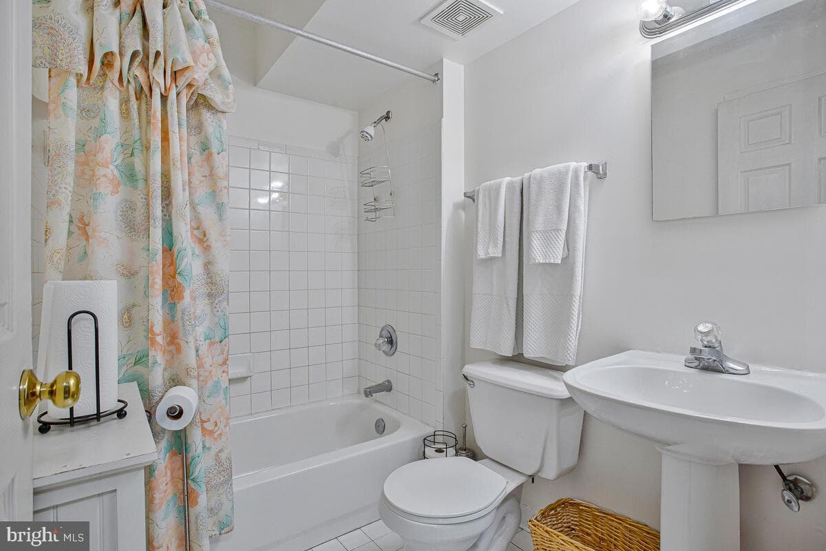 15208 Dalebrooke Drive photo 8