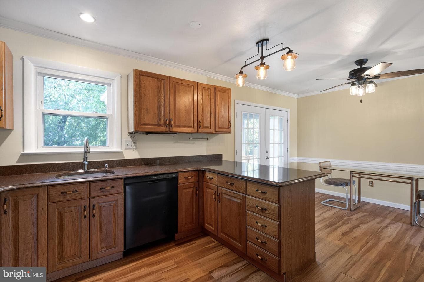 7507 Dover Lane photo 10