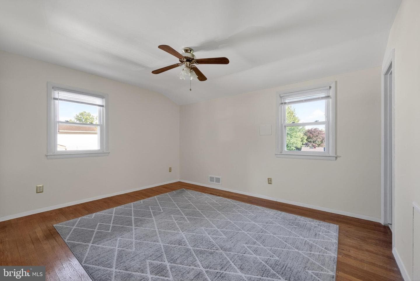 7507 Dover Lane photo 12
