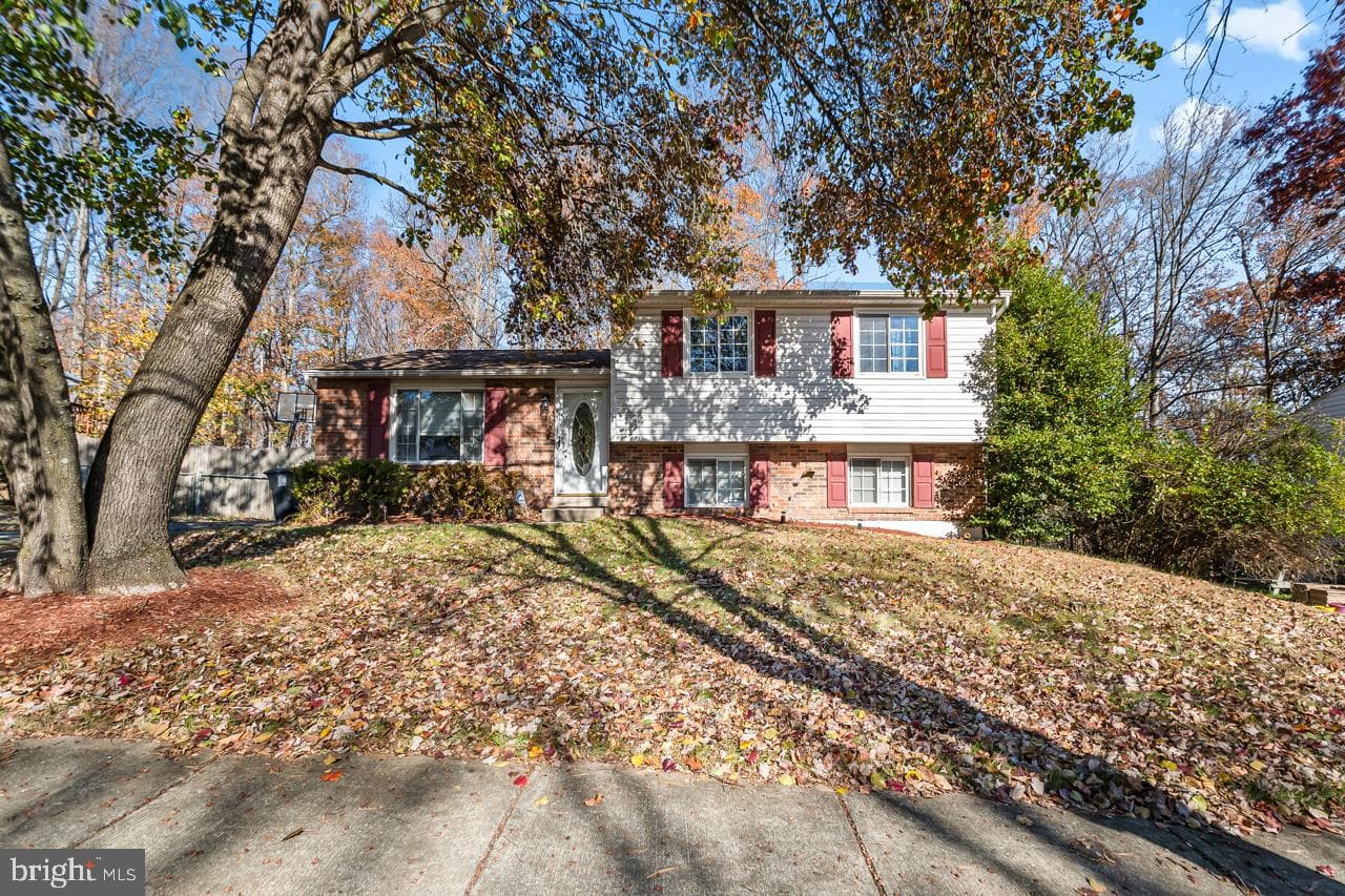 7002 Killarney, Clinton