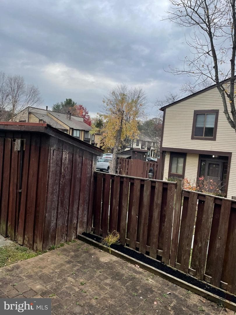 7105 Split Rail Lane photo 4