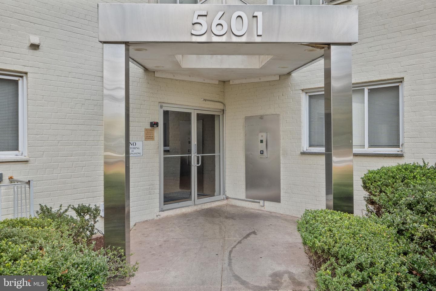 5601 Parker House Terrace #401 photo 2