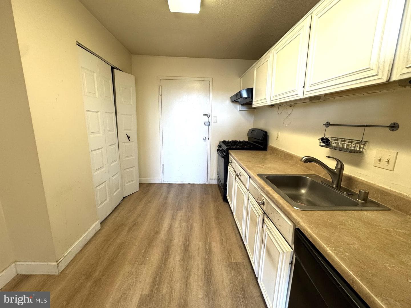 6100 Westchester Park Drive #915 photo 9