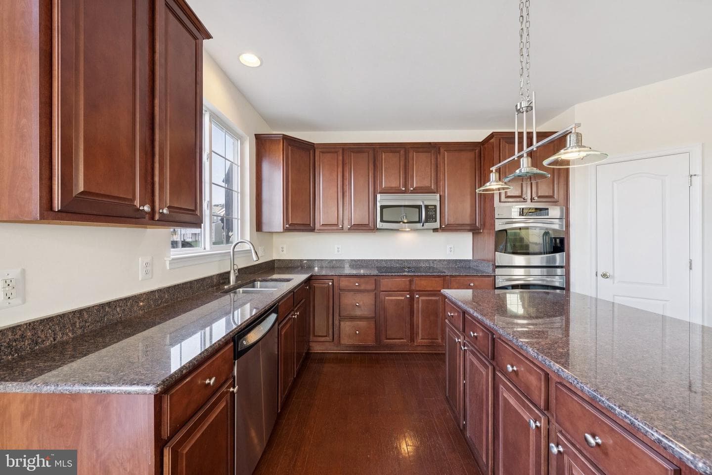 4233 Talmadge Circle photo 5