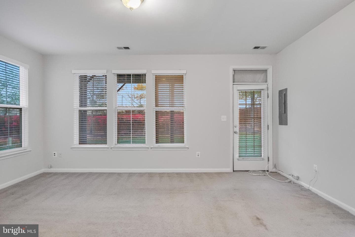 5711 Lanier Avenue photo 3