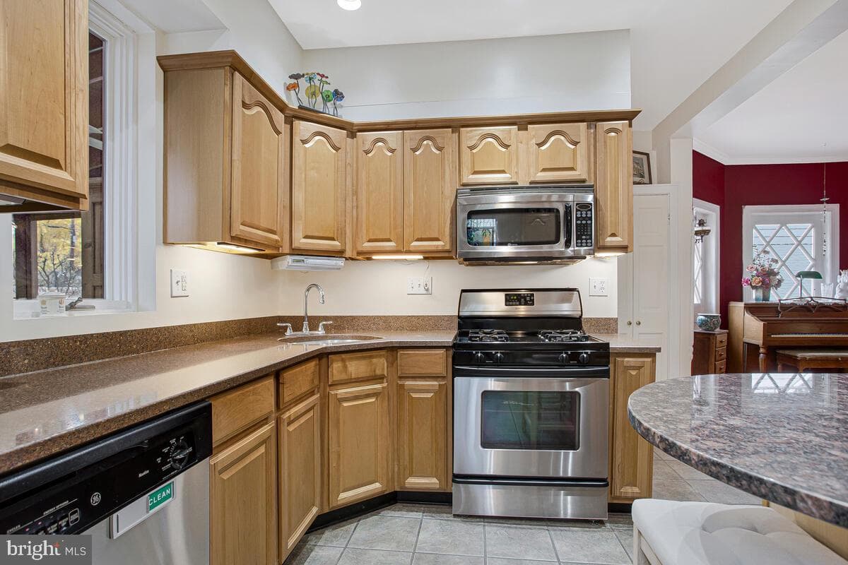 4114 Farragut Street photo 23