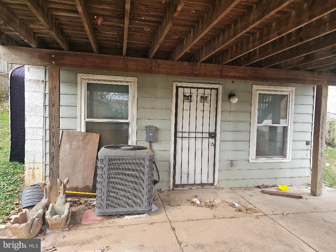 5919 Crown Street photo 19