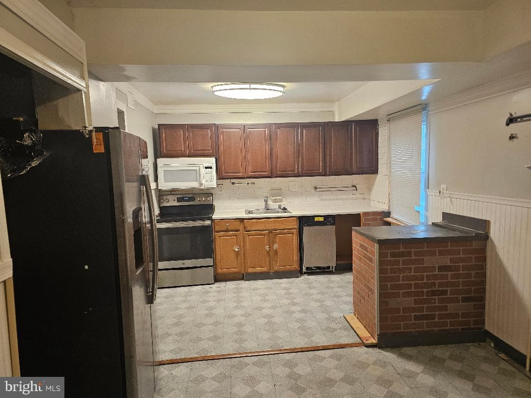 5919 Crown Street photo 4