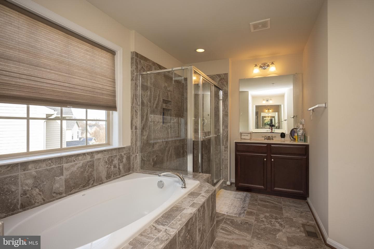 2703 Swann Wing Court photo 5