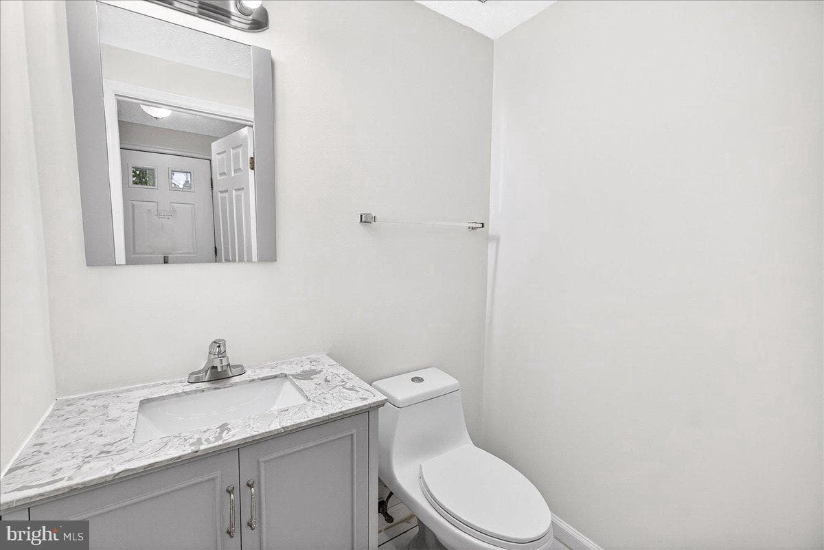 11400 Horse Soldier Place photo 3
