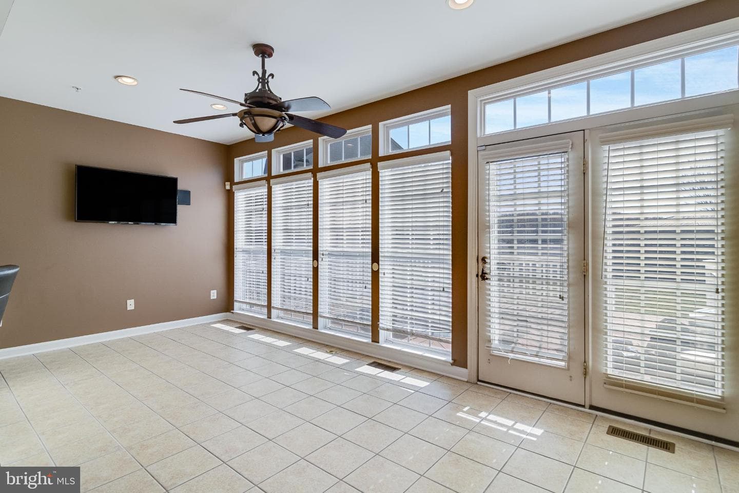 10111 Georgian Lane photo 24