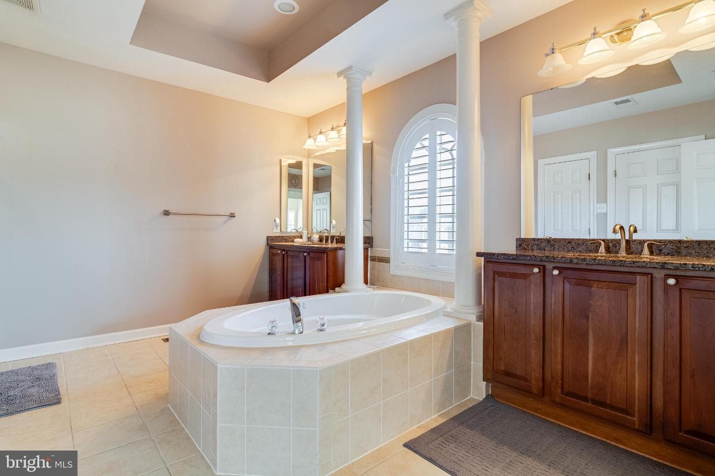 10111 Georgian Lane photo 33
