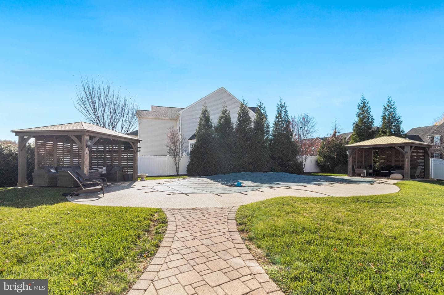 10111 Georgian Lane photo 55