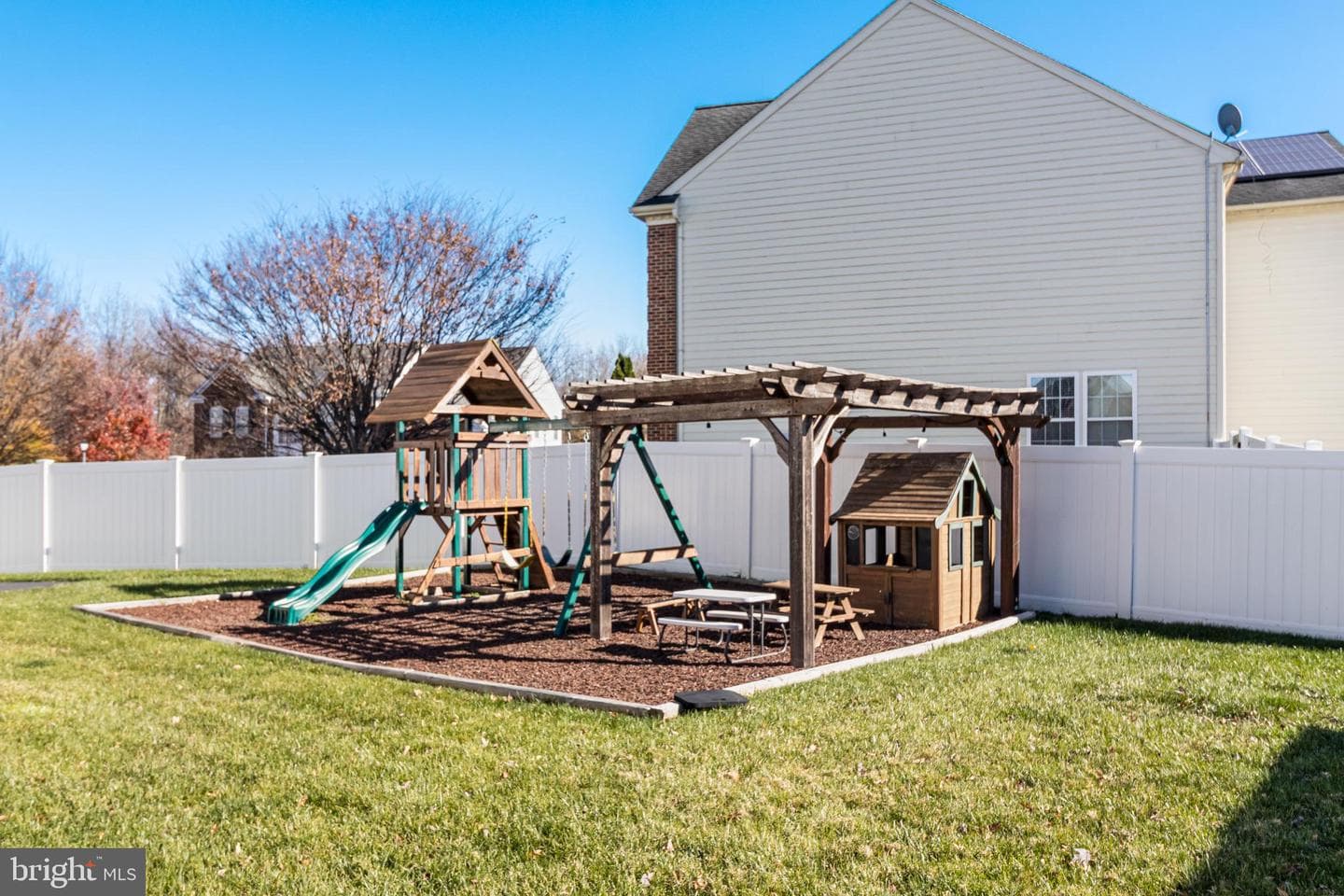 10111 Georgian Lane photo 59