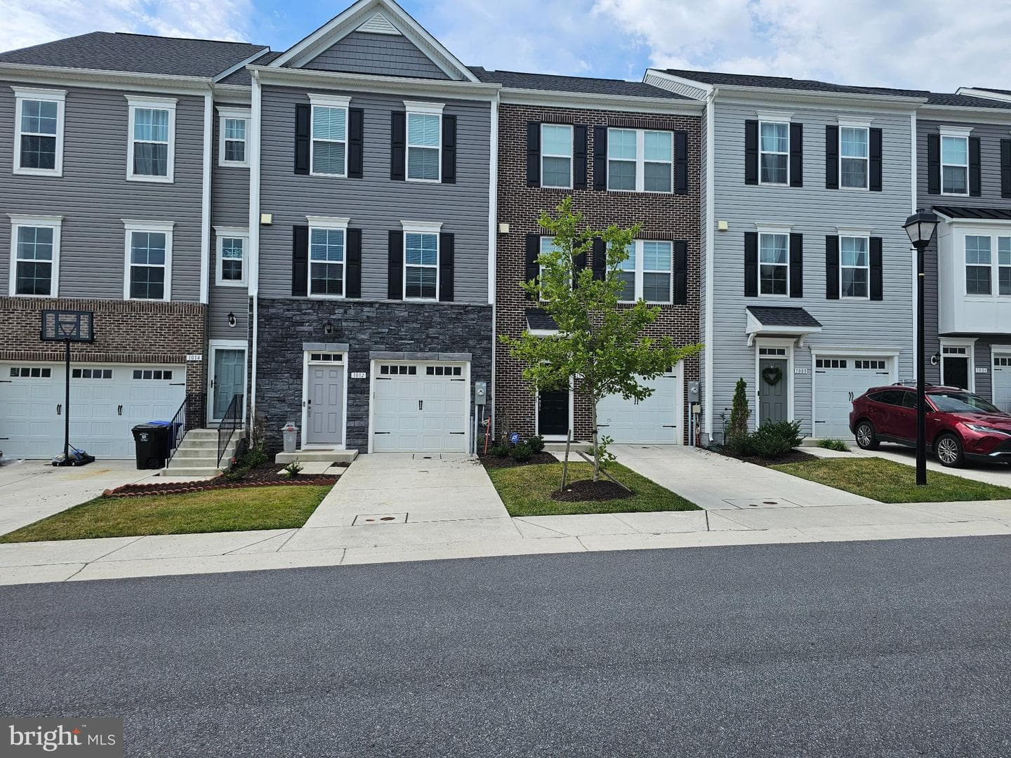 1012 Flester Lane photo 2