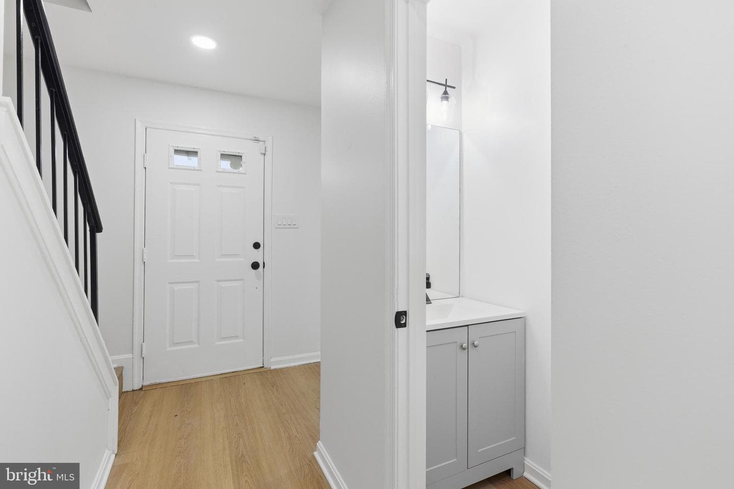 402 Red Leaf Court photo 12