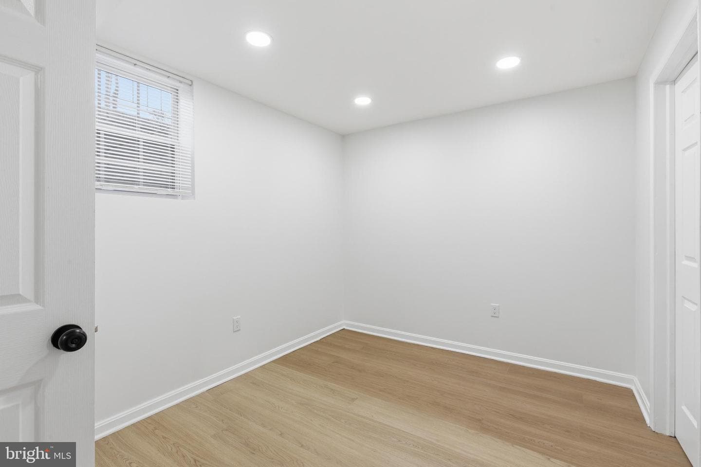 402 Red Leaf Court photo 19