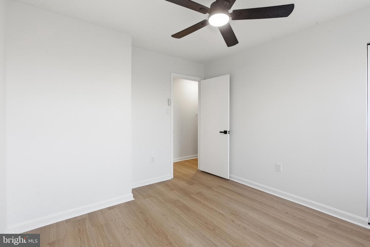 402 Red Leaf Court photo 21