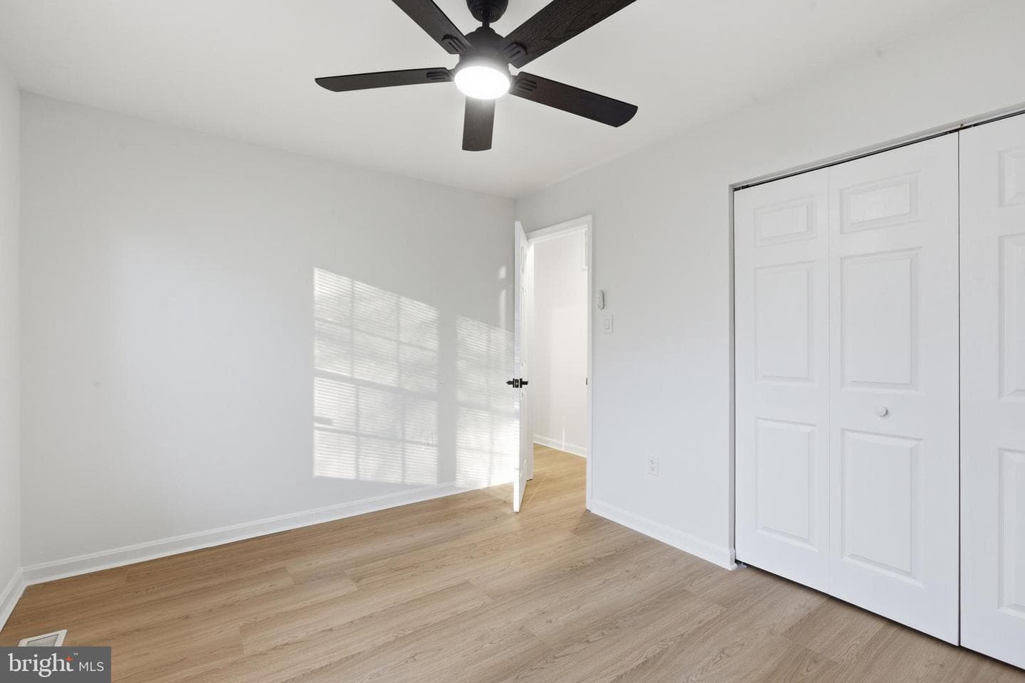402 Red Leaf Court photo 23