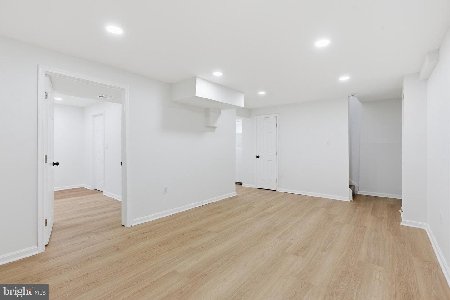 402 Red Leaf Court photo 27