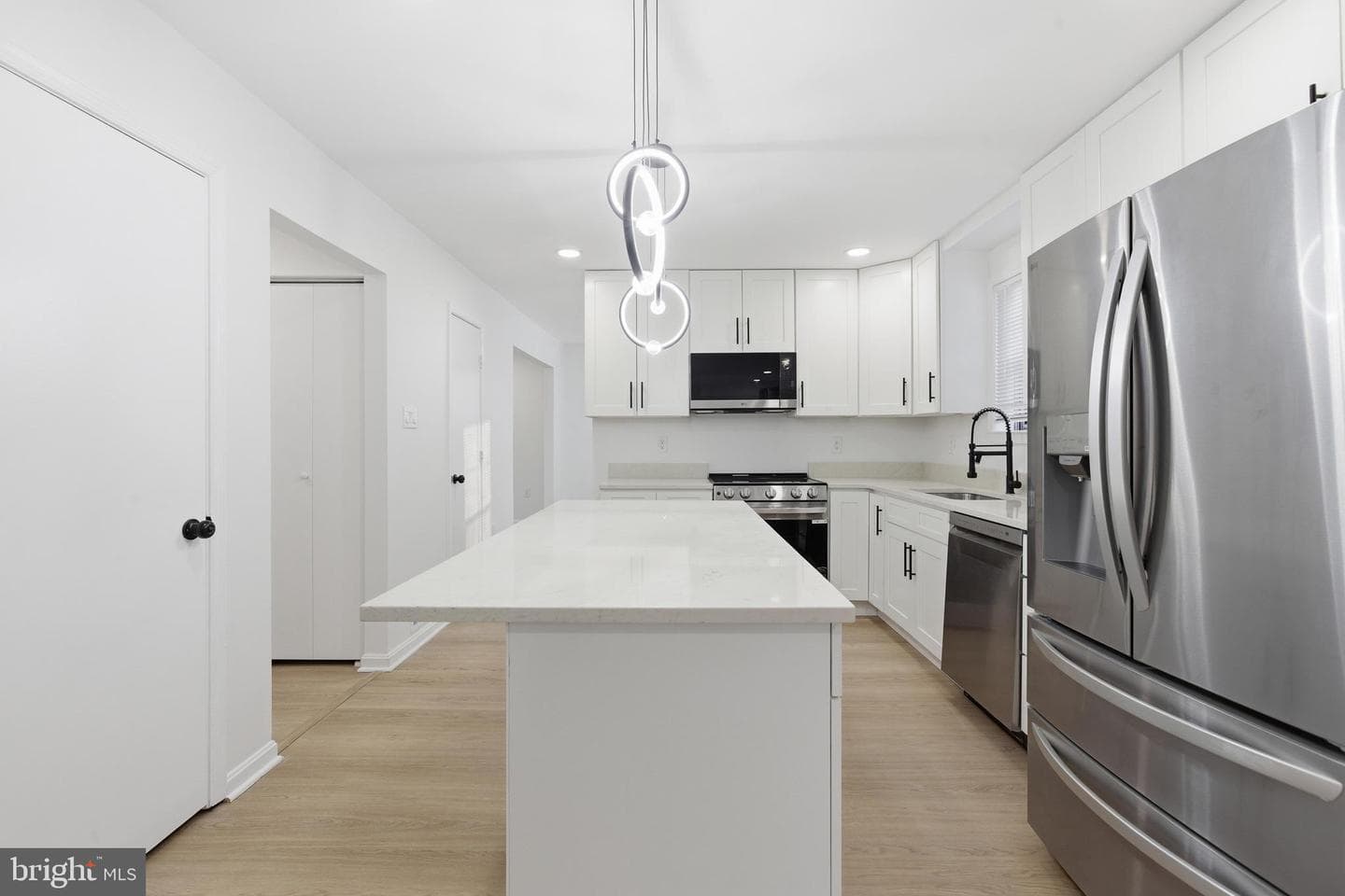402 Red Leaf Court photo 3