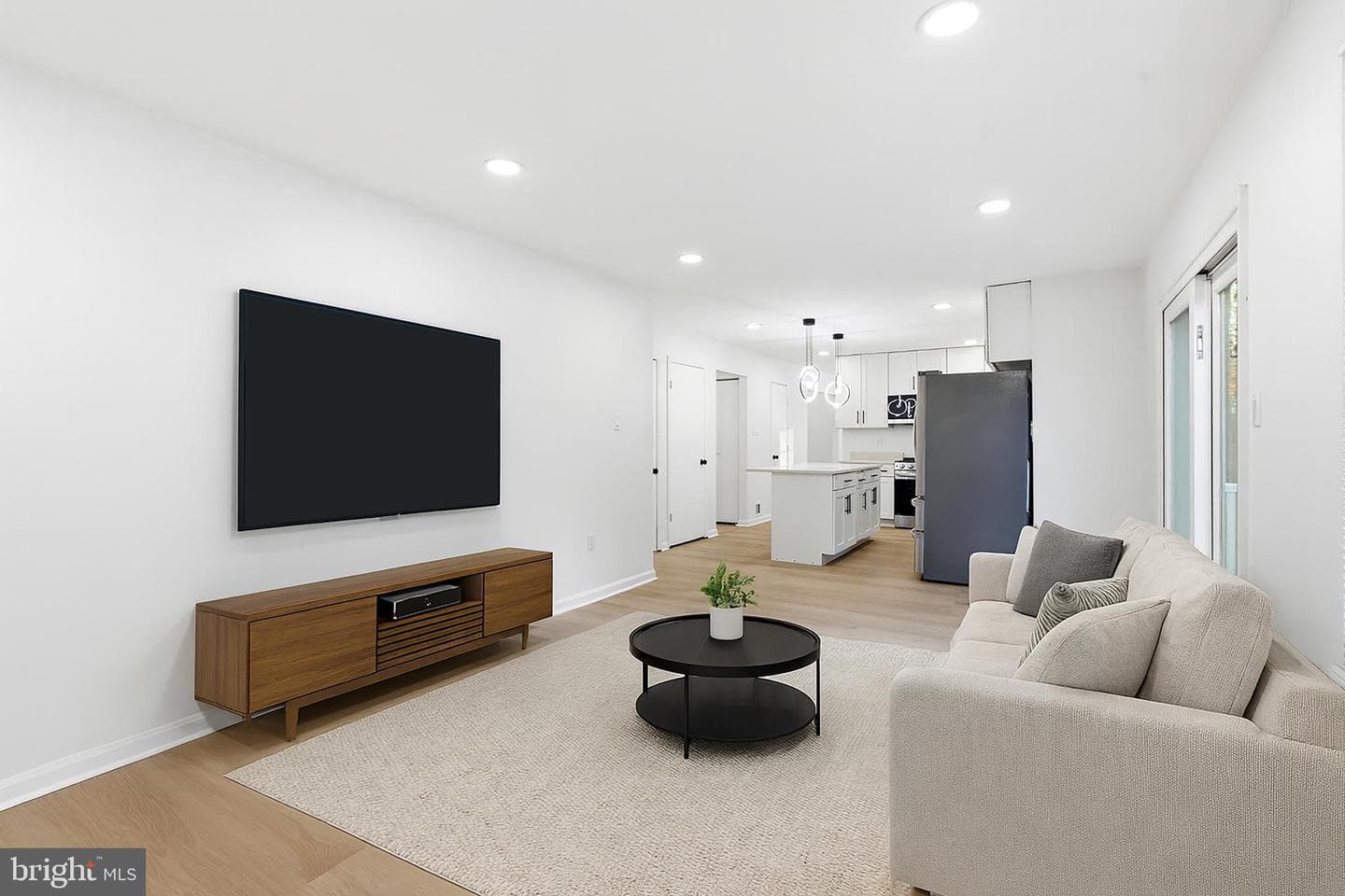 402 Red Leaf Court photo 8