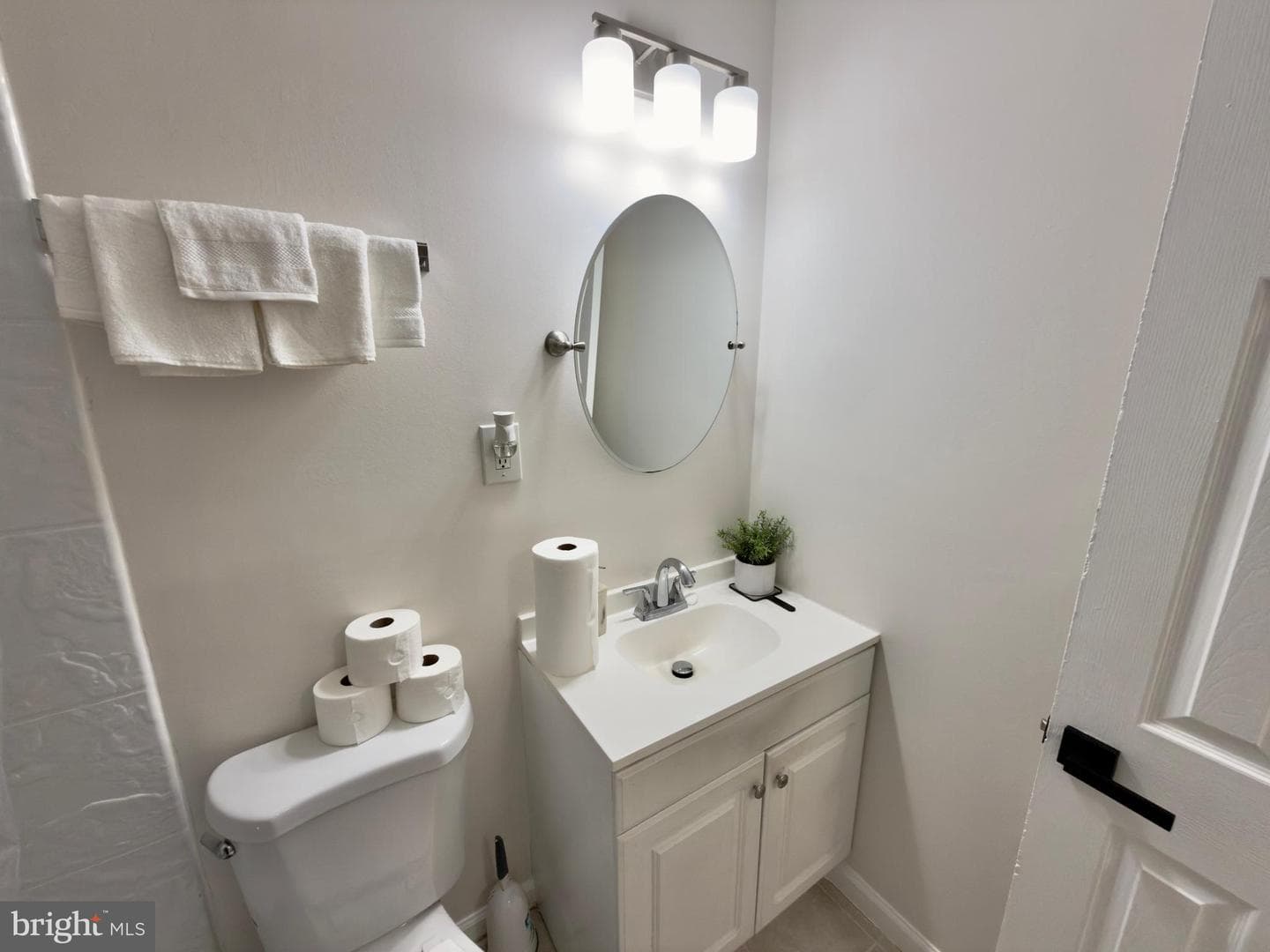 8012 Lakecrest Drive photo 22