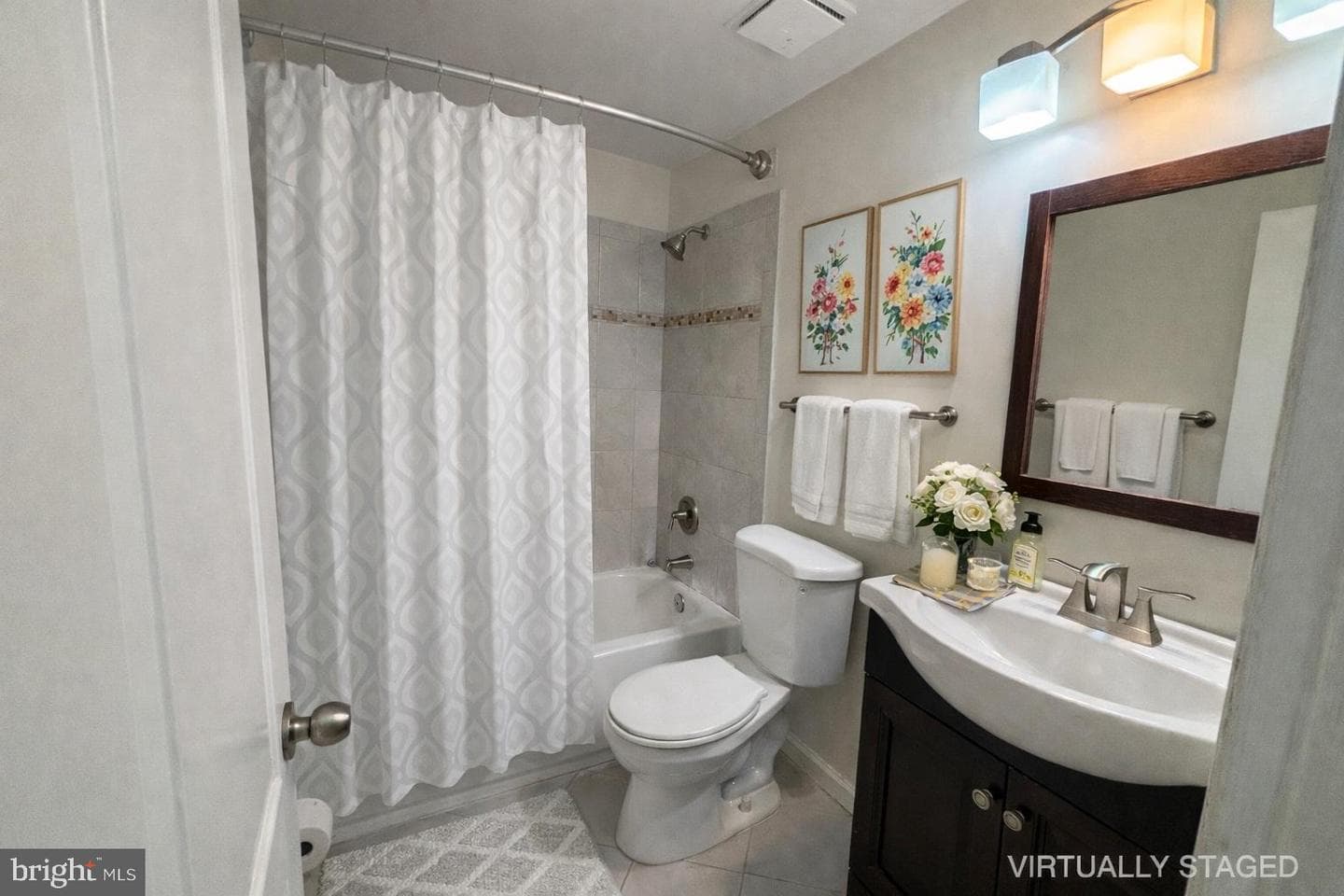 2263 Prince Of Wales Court photo 17