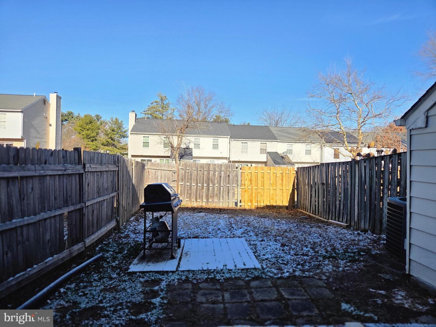 2263 Prince Of Wales Court photo 22