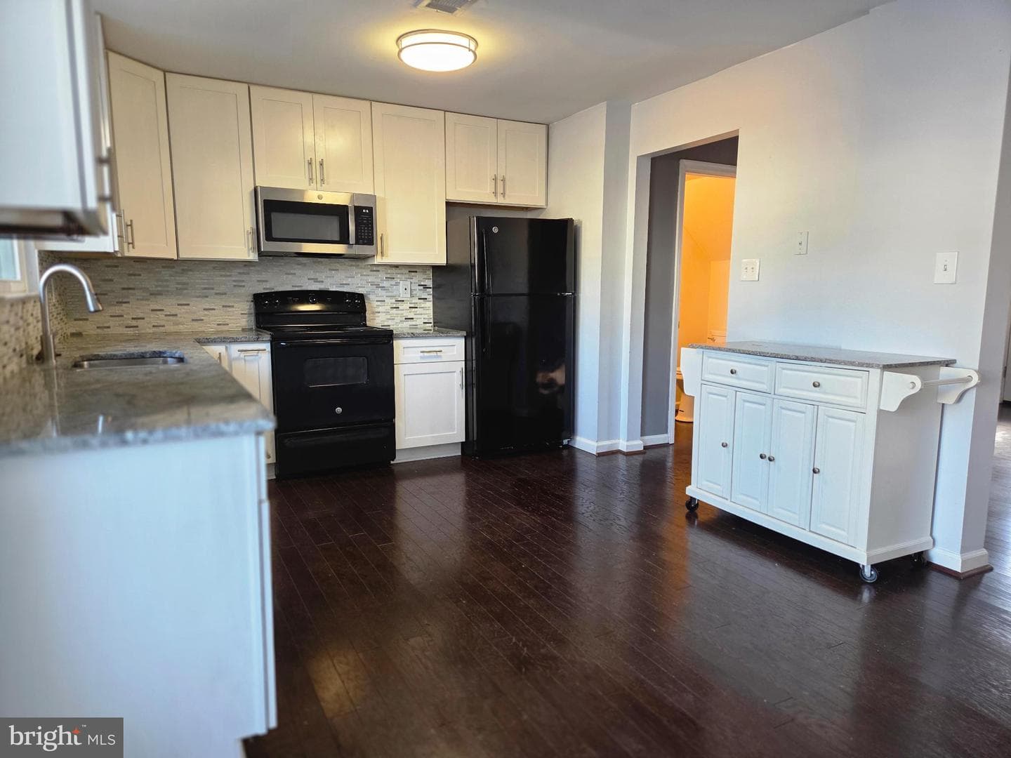 2263 Prince Of Wales Court photo 6