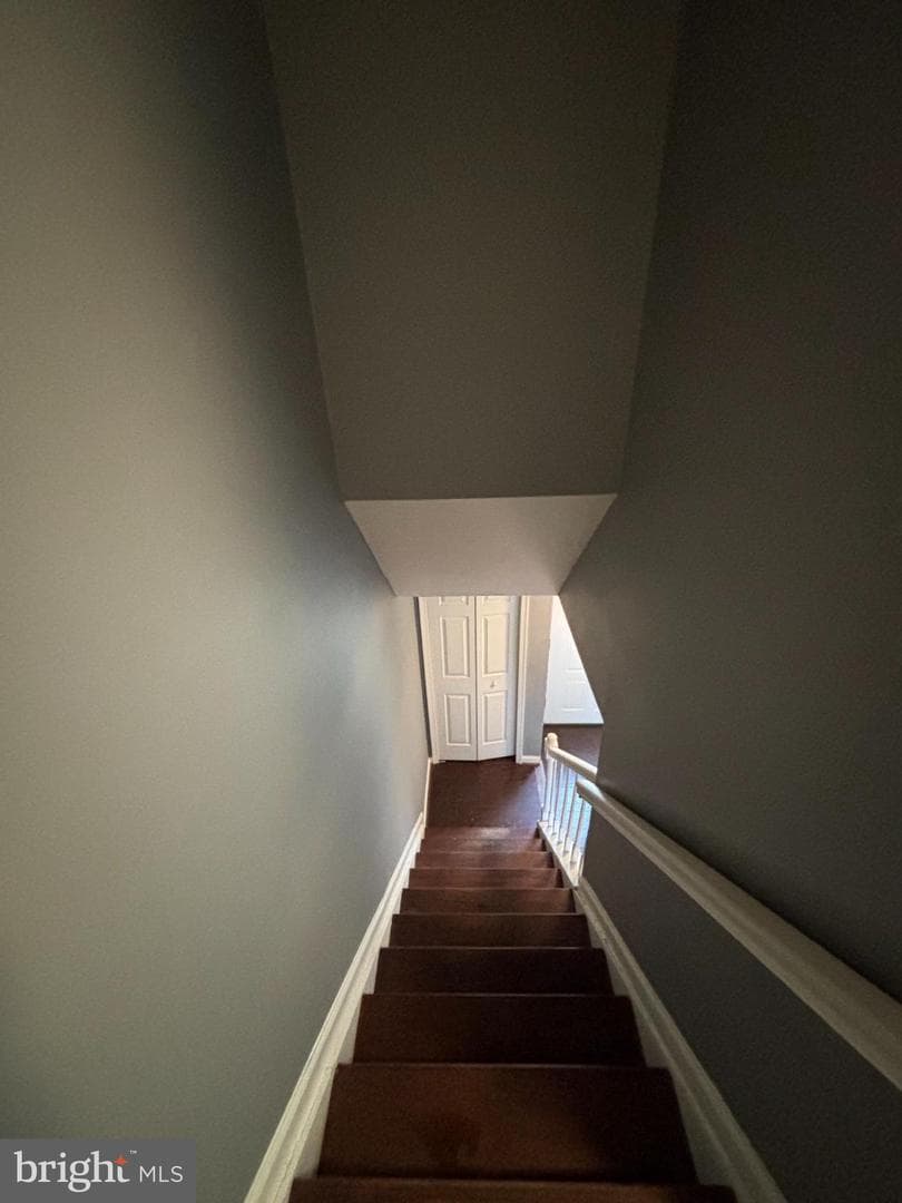 2263 Prince Of Wales Court photo 7