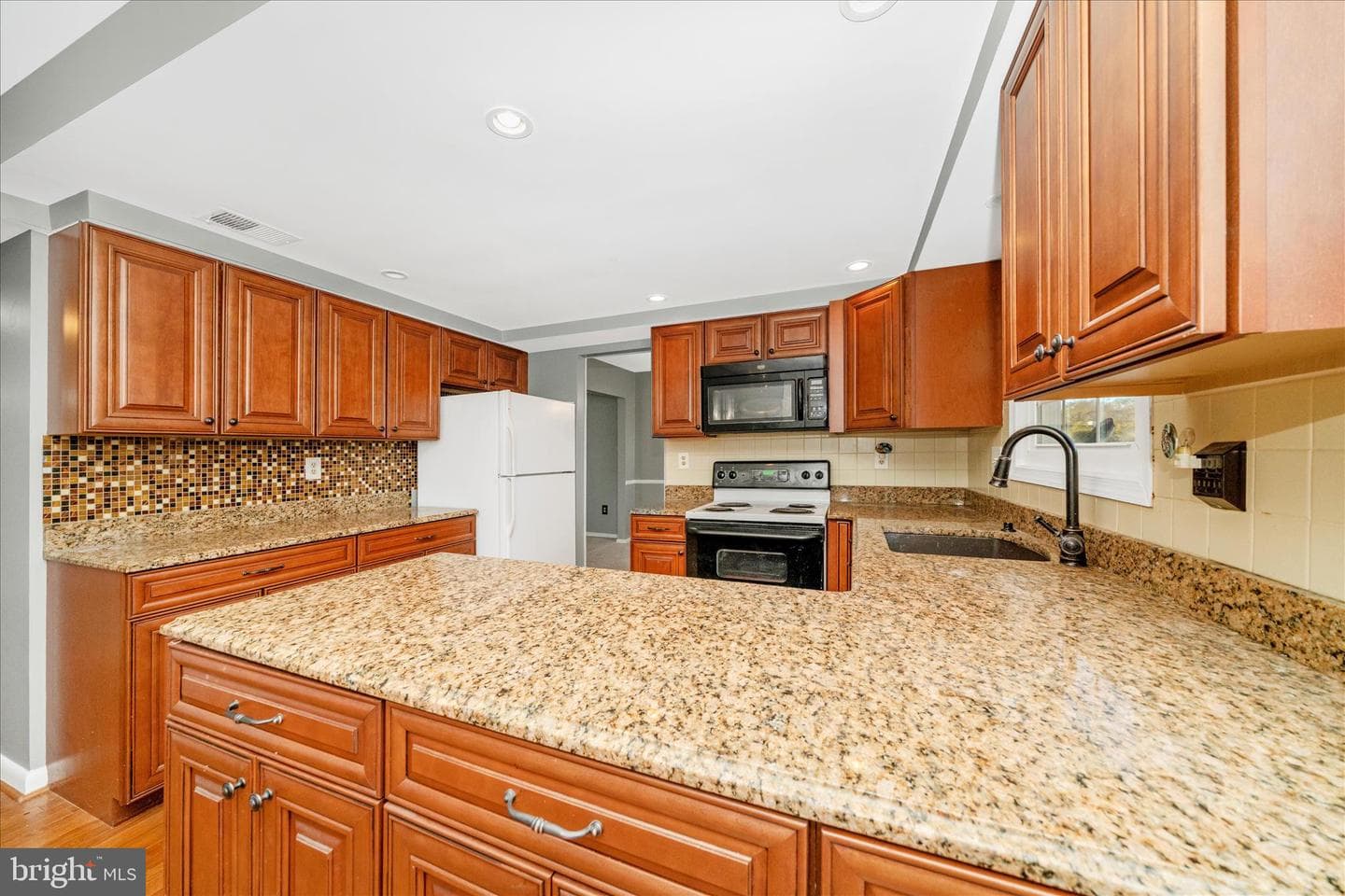 9706 New Orchard Drive photo 23