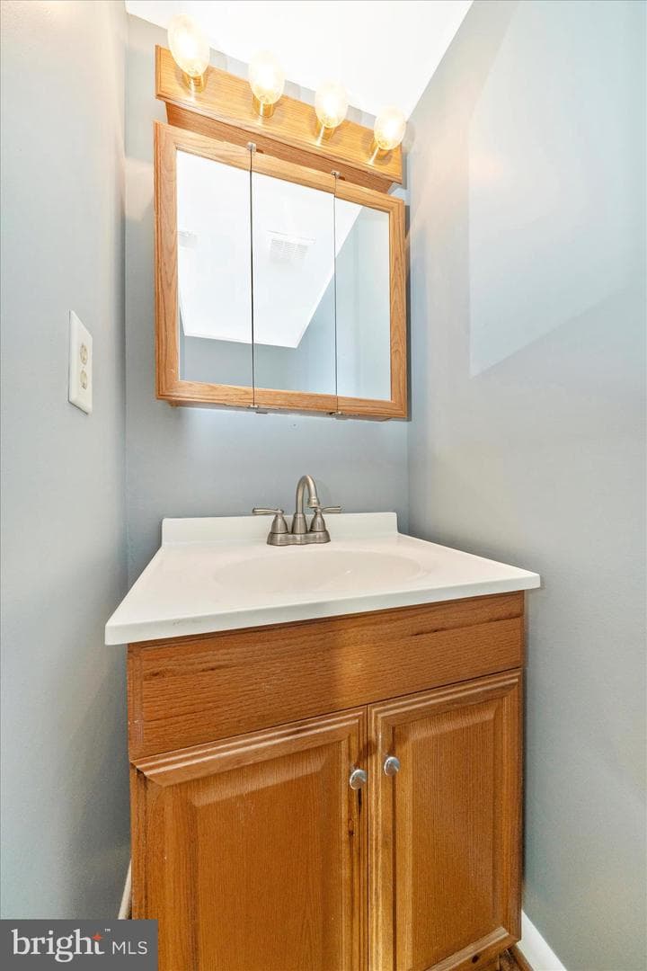9706 New Orchard Drive photo 31