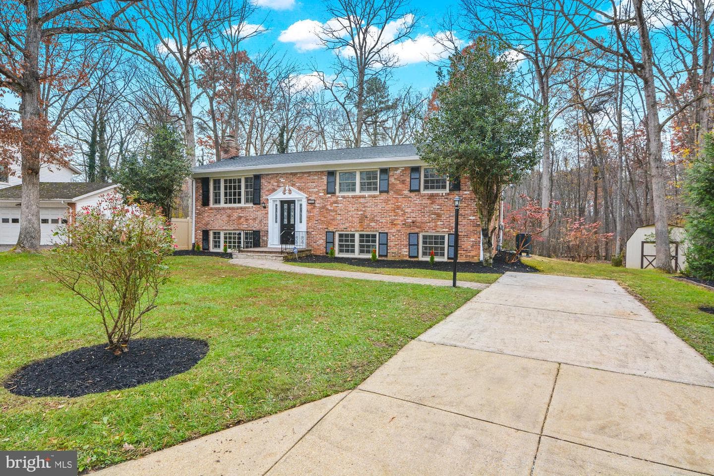 6908 Greenwood Drive photo 3