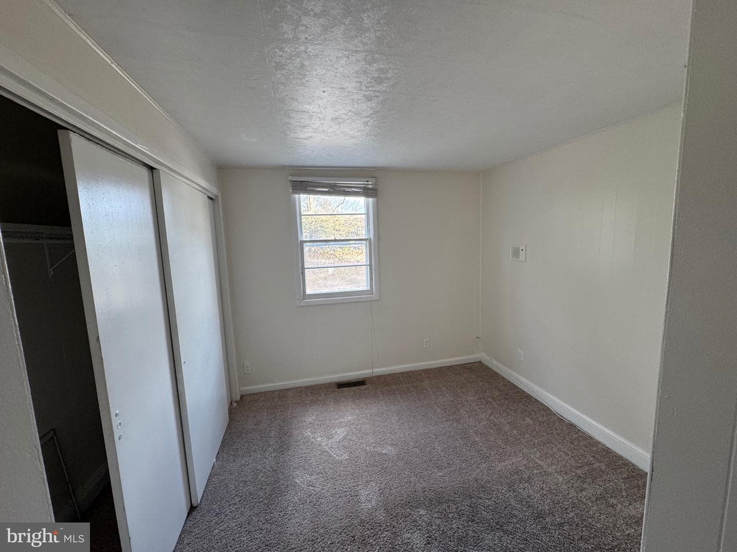 5444 Varnum Street photo 12