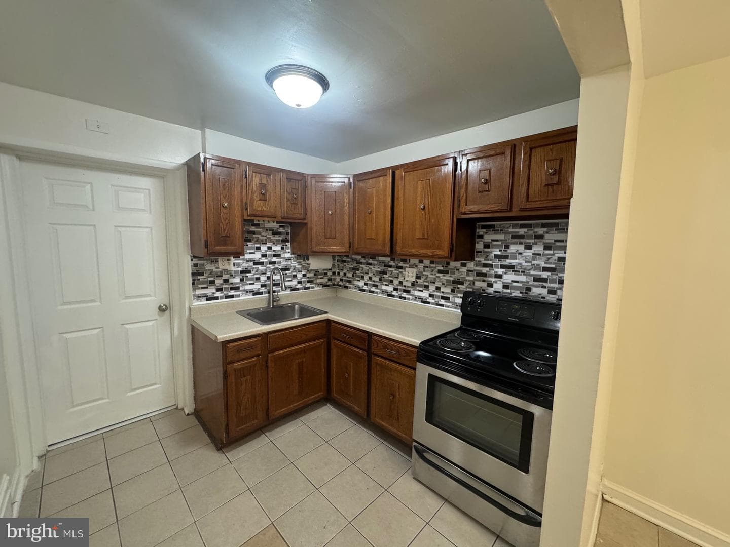 5444 Varnum Street photo 29