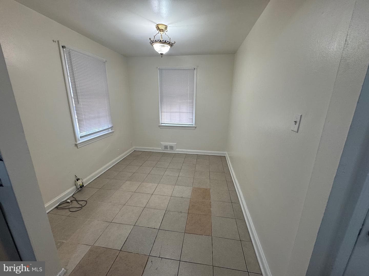 5444 Varnum Street photo 31