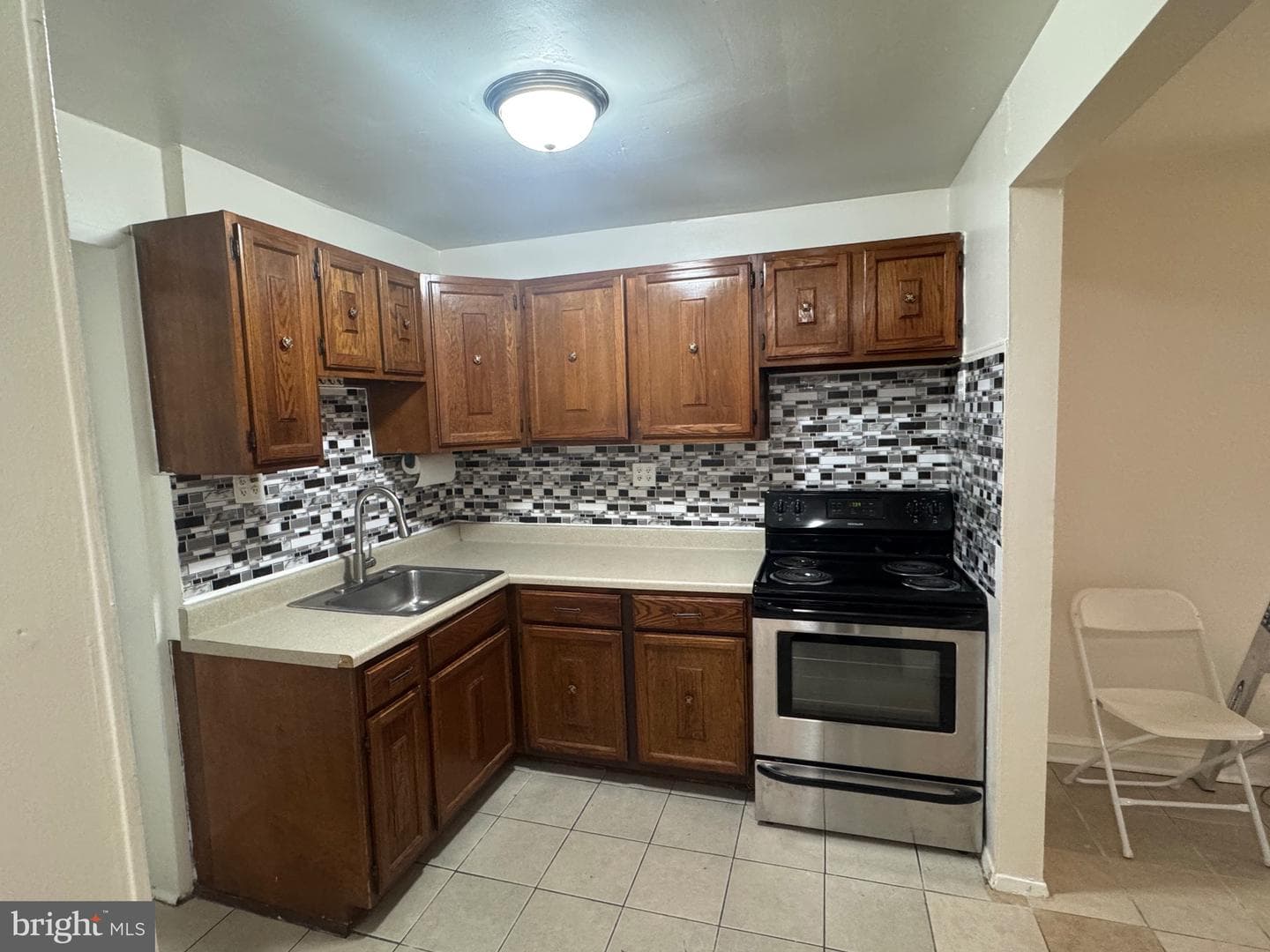 5444 Varnum Street photo 33